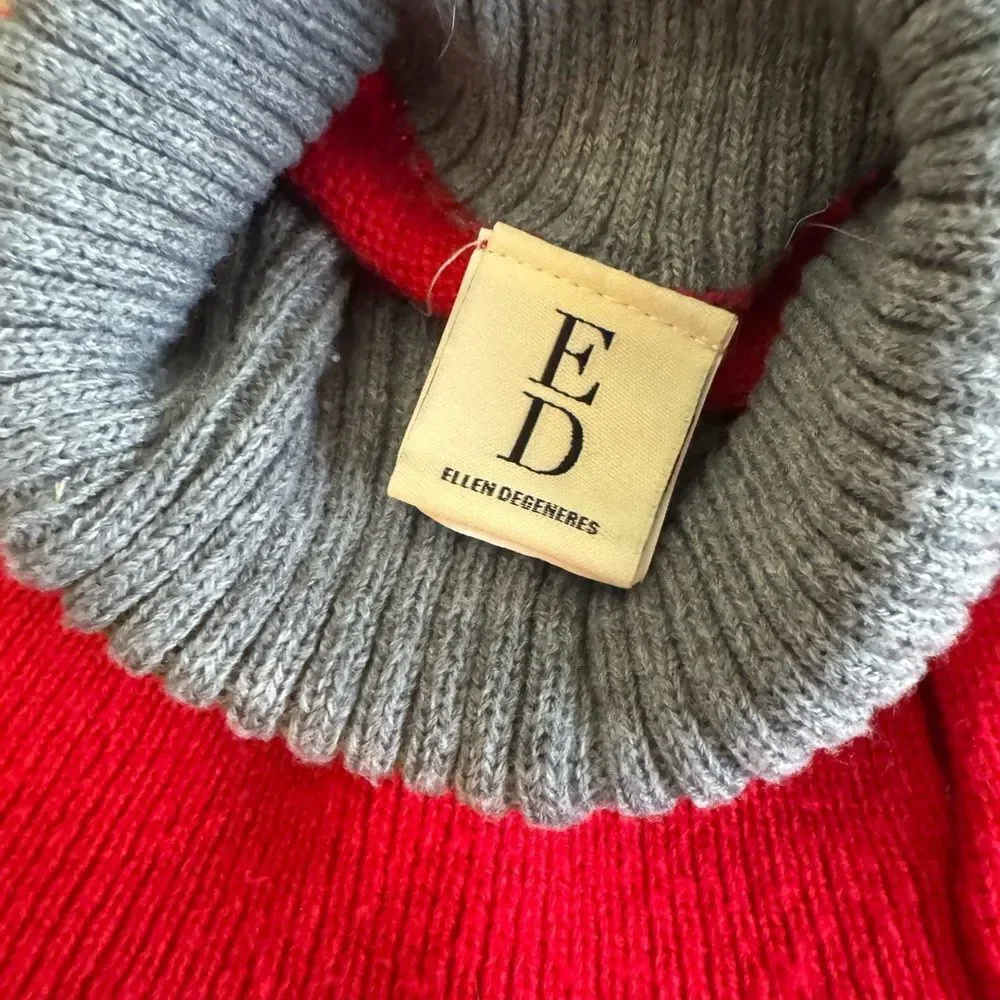“Love” Dog Pet Valentine Sweater Ellen Degeneres M